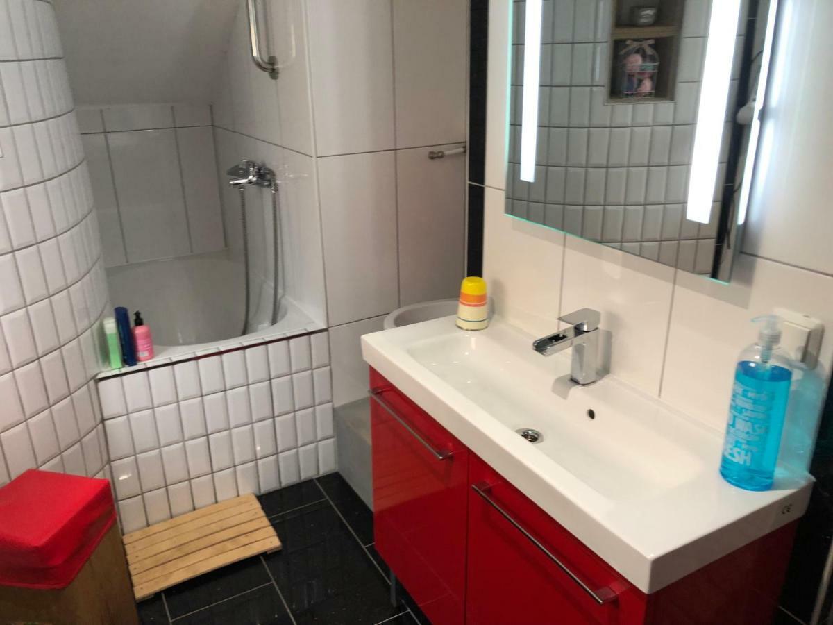 Simple Room In Luxembourg City 외부 사진