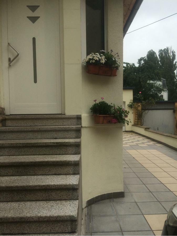 Simple Room In Luxembourg City 외부 사진
